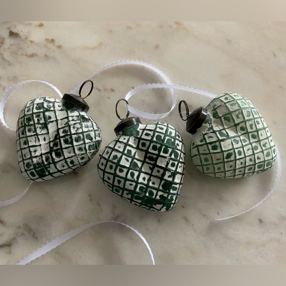 Set/3 Glass Hearts - Picture 1 of 9